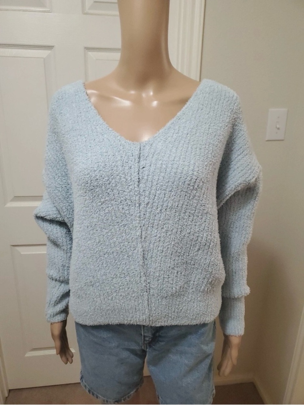 NWT! Sincerely Jules M Blanket Soft Vneck Sweater